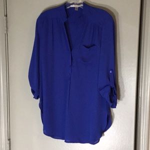 Lady’s top; size small.